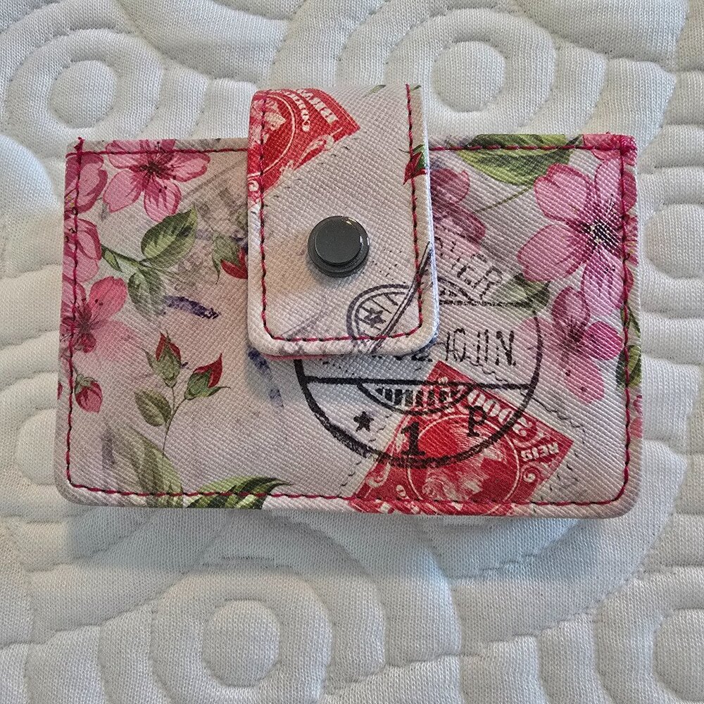 Safe Keeper Women's Pink Floral Accordion 4 Pouch Vinyl Wallet 3”X4” NWOT